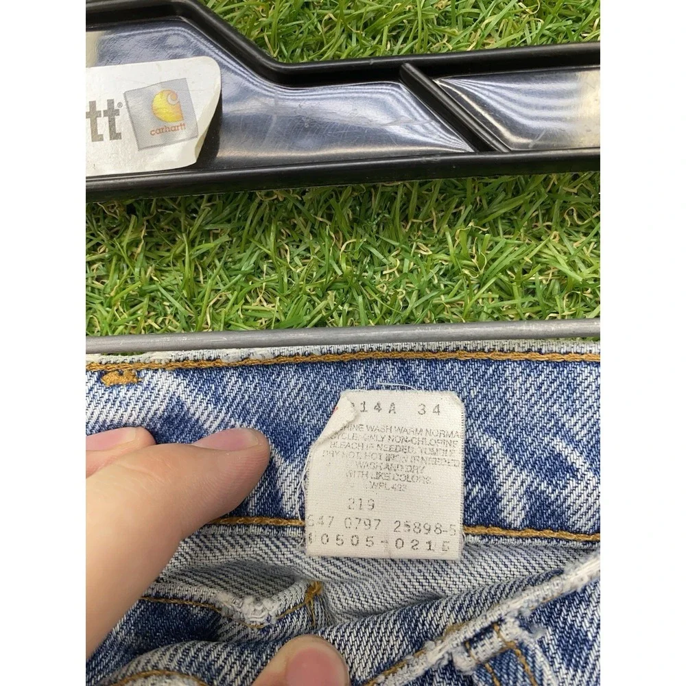 Levis shop confidence